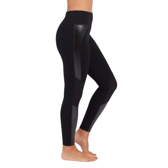 Assets by SPANX NEW Moto Shaping Leggings Size Medium in Black - Picture 1 of 16